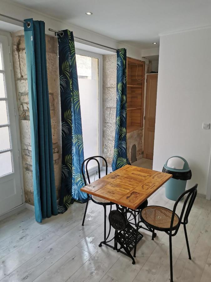 Studio Renove Centre Mansle Apartment Екстериор снимка