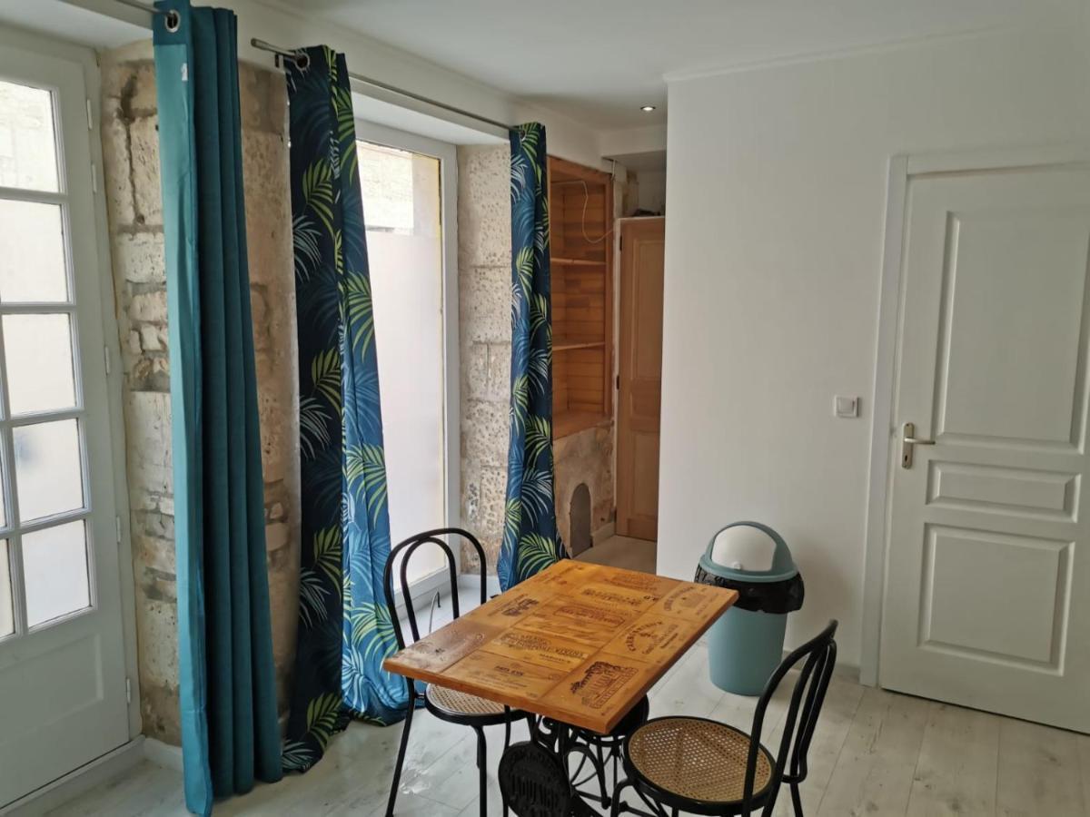 Studio Renove Centre Mansle Apartment Екстериор снимка